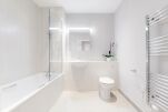 Bathroom, Vertex House Serviced Apartments, Croydon, London