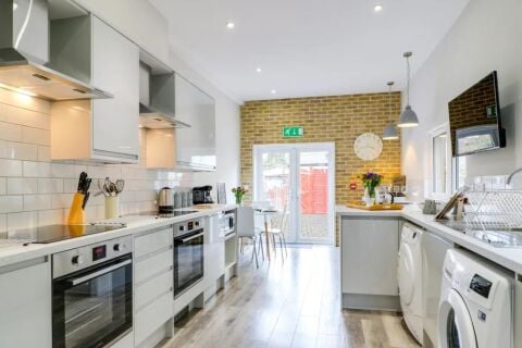 Kitchen, Hamlet House Serviced Accommodation, Southend-on-Sea