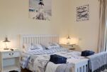 Bedroom, Bee keeper Cottage Serviced Accommodation, Gloucestershire