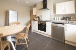 Kitchen and Dining Area, Blackfriars Cottage Serviced Accommodation, Salisbury