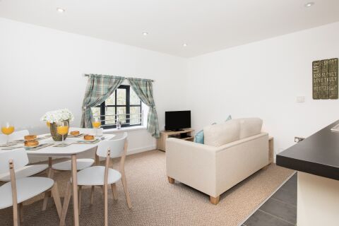 Living and Dining Area, Livermore Loft Serviced Apartment, Swansea