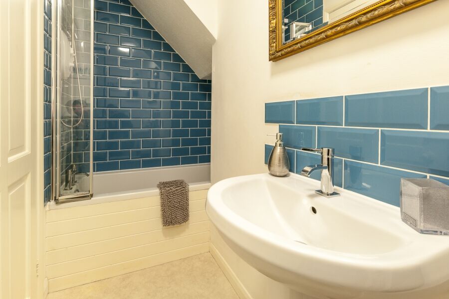 Bathroom, Kimberley Road Serviced Apartment, Exeter