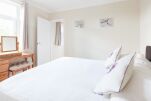 Bedroom, Cauldwell Avenue Serviced Apartment, Ipswich