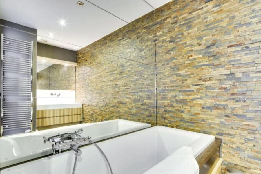 Bathroom, Couronne Serviced Apartments, Belgium