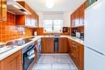 Kitchen, Caspian Way Serviced Apartment, Purfleet