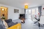 Living area, Caspian Way Serviced Apartment, Purfleet