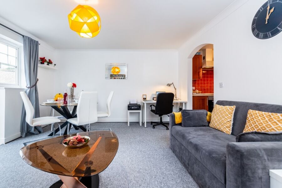 Living area, Caspian Way Serviced Apartment, Purfleet