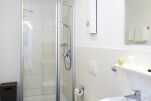 Bathroom, Taunushof Serviced Apartments, Frankfurt