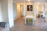 Dining Area, Ohmstrasse Serviced Apartment, Frankfurt