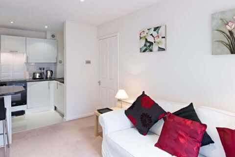 Lounge, Chatsworth Court Serviced Apartments, St Albans