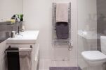 Bathroom, Alban House Serviced Apartments, St Albans