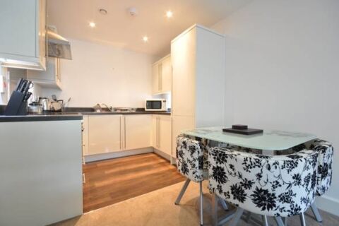 Kitchen, Barcino House Serviced Apartments, St. Albans