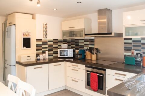 Kitchen, Rugby Lodge Serviced Accommodation, Ranelagh, Dublin