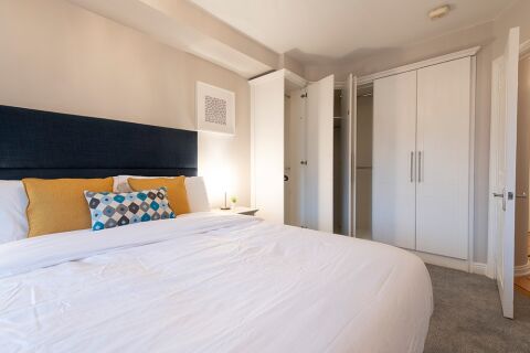 Bedroom, The Oaks Serviced Apartment, Ballsbridge, Dublin