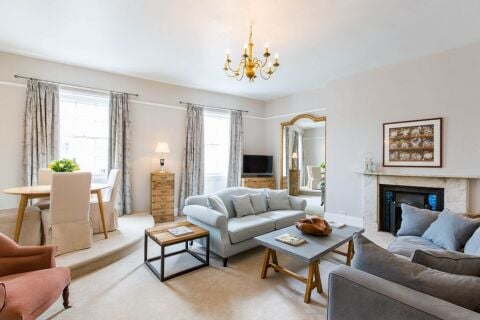 Living room, Queen's Circus Serviced Apartment, Cheltenham