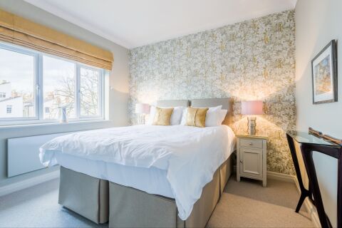 Bedroom, Parade Serviced Apartment, Cheltenham