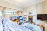 Living Area, Parade Serviced Apartment, Cheltenham