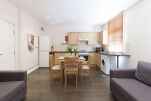 Kitchen and Dining Area, Victorian Towers Serviced Apartment, Leicester