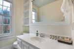 Bathroom, Vermont Avenue Serviced Accommodation, Washington