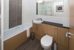 Bathroom, Beneficial House Serviced Apartments, Bracknell