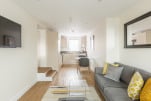  Deluxe 1 Bed Lounge/Kitchen, City Wall House Serviced Apartments, Reading