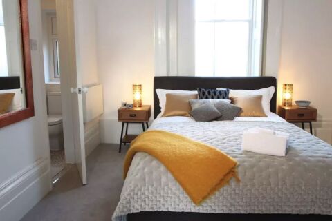 Bedroom, The Arragon Serviced Apartments, Twickenham