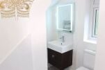 Bathroom, The Arragon Serviced Apartments, Twickenham