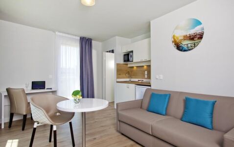 Jacqueline de Romilly Apartments