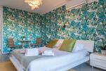 Bedroom Bright and Cosy 