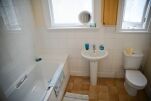 Bathroom, Park House Serviced Accommodation, Worthing