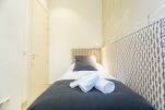 Second bedroom Pajaritos
