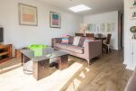 Windrush Lake Spinnaker Accommodation
                                    - South Cerney, Cirencester