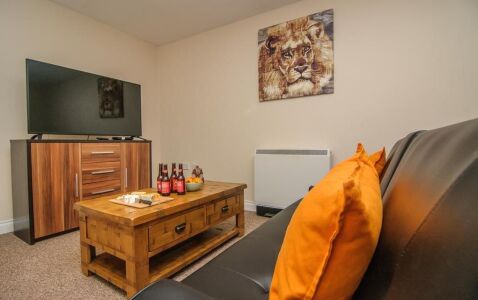 Sargeson Apartment