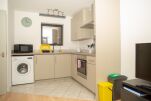 Kitchen, Quire Court Serviced Apartments, Gloucester