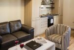 1 x bed open plan Kitchen/living/dining area 