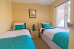 Twin bedroom, Queens Court Serviced Apartment, York