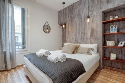 Bedroom, Lesseps