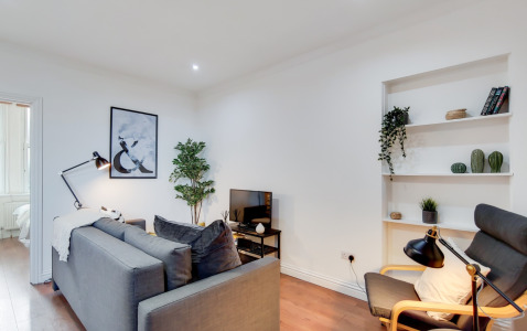 Tooting Broadway Apartment