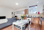 Tooting Broadway Apartment
                                    - Tooting, South West London