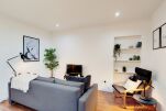 Tooting Broadway Apartment
                                    - Tooting, South West London