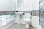 Bathroom, Clarendon Road Serviced Apartments, Watford