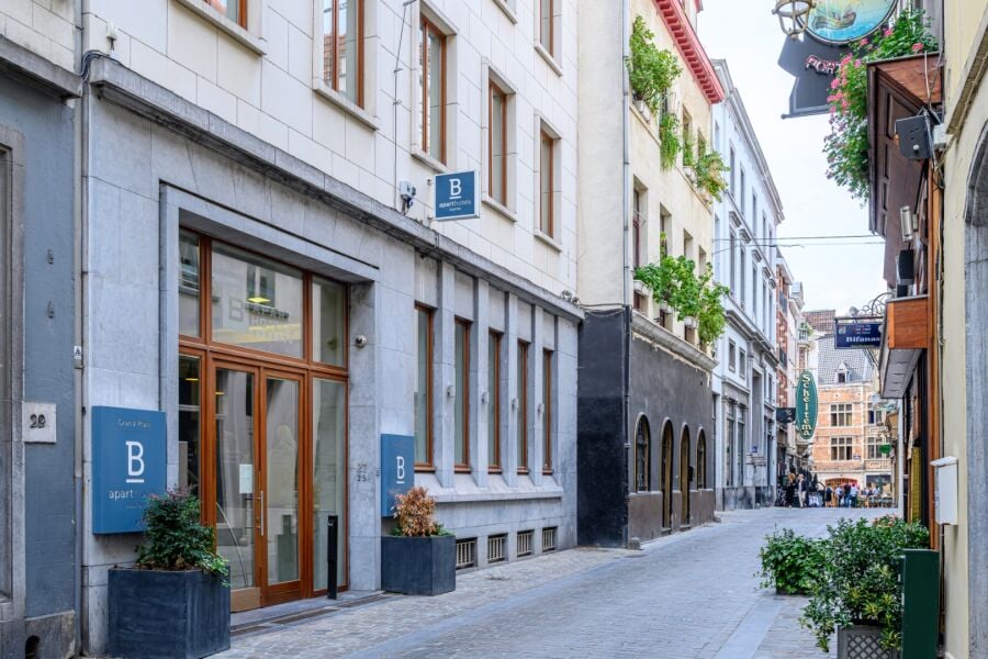 Building Entrance, B-aparthotel Grand Place, Serviced Apartments, Brussels