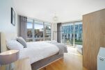 Brune Steet Apartment
                                    - Spitalfields, North East London