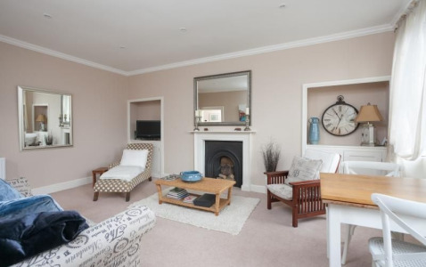 Catharines Apartment