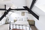 Master bedroom, Cheap Street Serviced Apartment, Sherborne