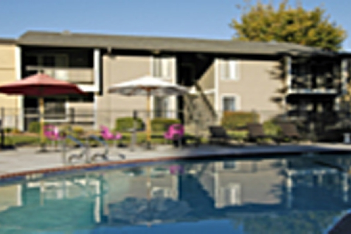 La Riviera Drive in Sacramento Situ