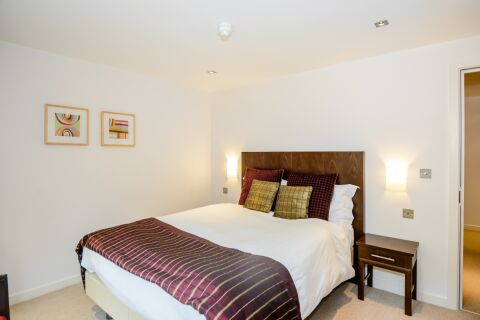 Bedroom, Lanes Serviced Apartments, Yeovil