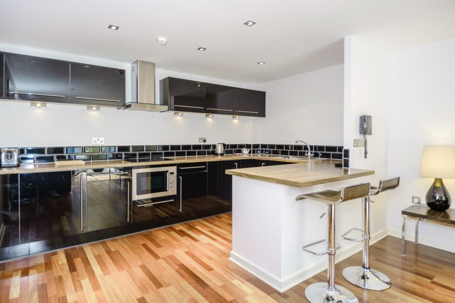 Kitchen, Lanes Serviced Apartments, Yeovil