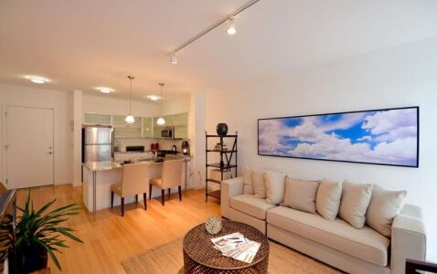 Washington Boulevard Apartment