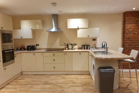 Kitchen, Victoria Street Serviced Apartments in Liverpool
